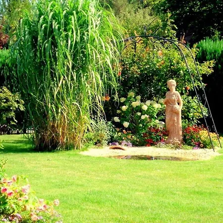 Pleasant With Garden Casa de Férias