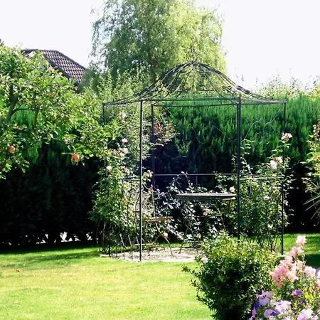 Pleasant With Garden Casa de Férias *
